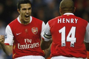 爱游戏app-篮网训练服饰设计获时尚博主好评，nba篮网队训练服