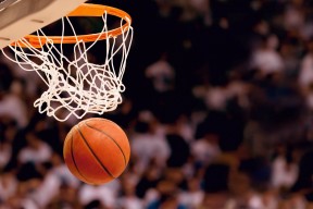 AYX官网-阵容调整大潮：球队如何在季后赛中突围？，季后赛球员