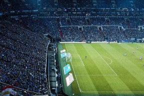 AYX SPORTS-男子中长距离稳步前行，中长距离跑的动作要领