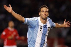 AYX SPORTS-赛季结束在即，球队阵容调整成焦点，球队最新赛季