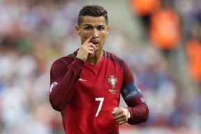 爱游戏官方-体育新闻中心构建体育多语种内容传播平台，体育新闻专题报道