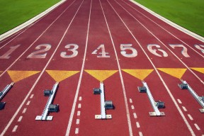 爱游戏中国官方登录入口网站-黄队主场失利，士气低迷需加强训练，黄队的口号是什么