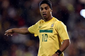 爱游戏娱乐平台-裁判判罚引发罚款风暴，联赛纪律或升级调整，裁判违规