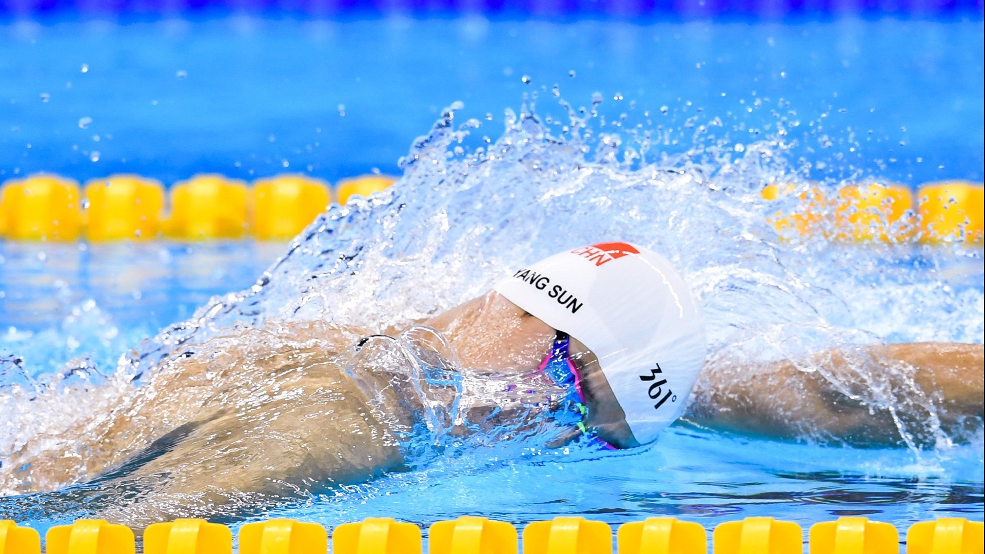 凯蒂·莱德基800米自由泳赛场魅力四射，莱德基自由泳水下全镜头